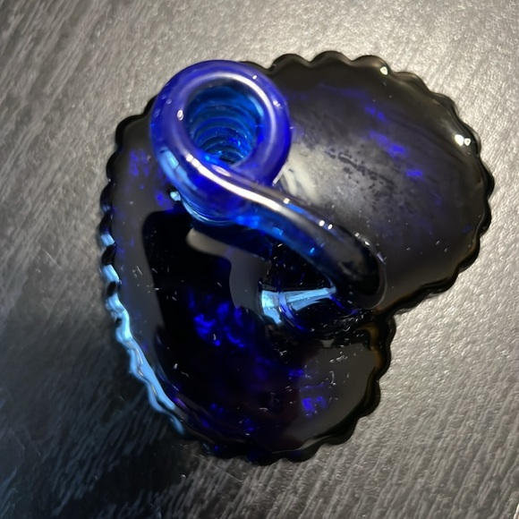 Vintage Art Glass Cobalt Blue Heart Shaped Pen Holder - Picture 3 of 10